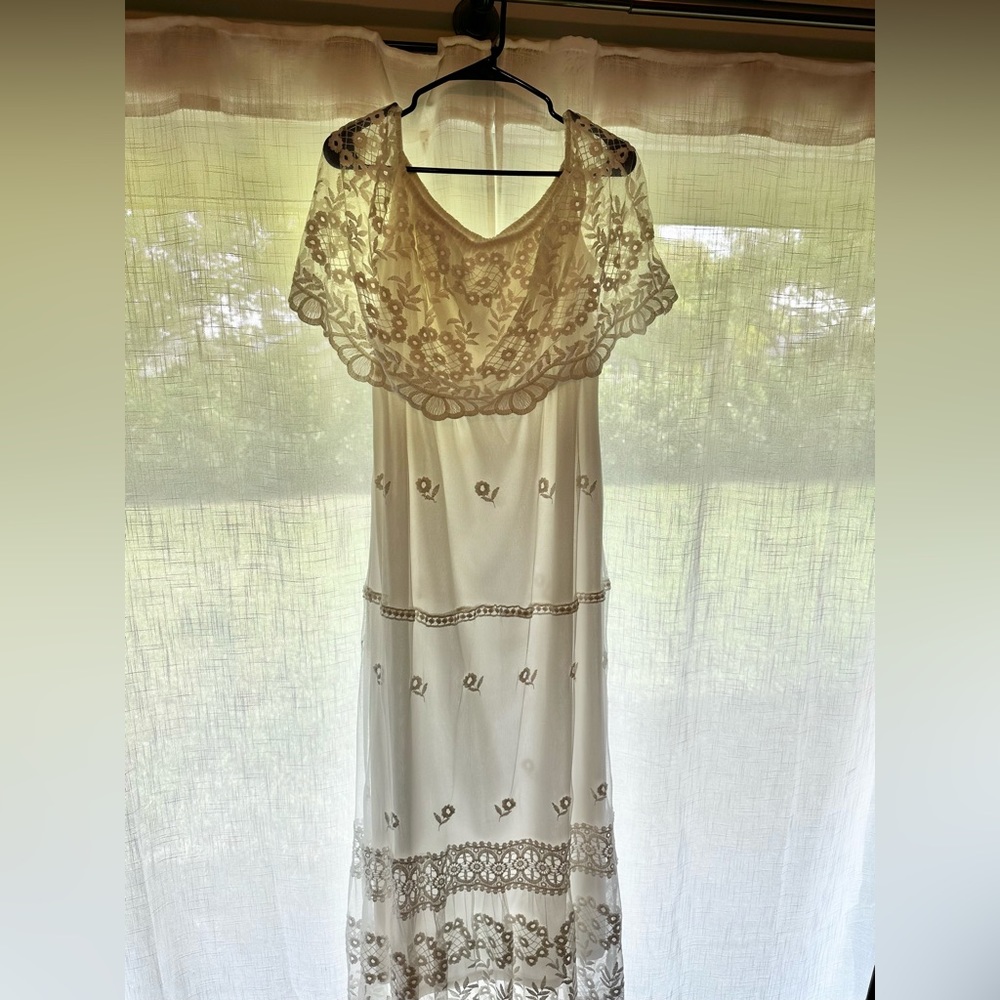 White lace maxi dress